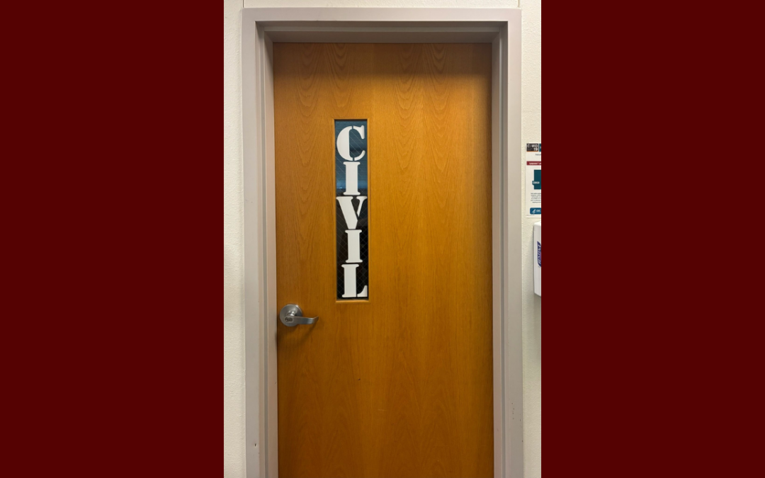 Agente de Servicio Civil del Condado Chaves Rescata a un Bebé en Emergencia Médica