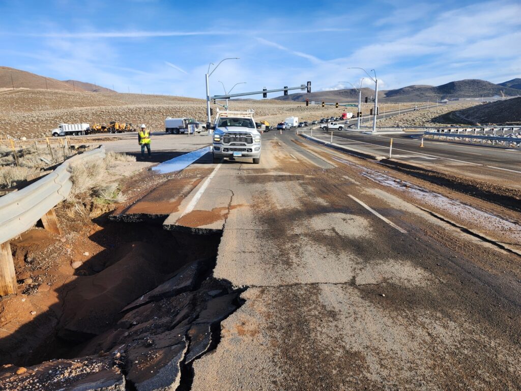 Reparaciones De Emergencia En Usa Parkway: Crisis De Infraestructura Afecta A Residentes De Nevada - Noticias Notivalle Reparaciones De Emergencia En Usa Parkway: Crisis De Infraestructura Afecta A Residentes De Nevada