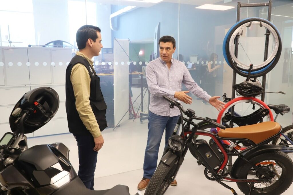 Transforma Tu Motocicleta En Eléctrica Con Una Rueda: Innovación Del Tec De Monterrey