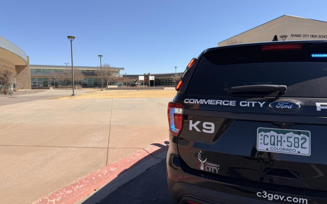 Arrestos en Commerce City por Falsa Amenaza de Bomba y Tirador Activo
