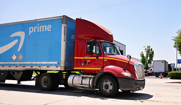 I-70 Colorado: Vientos Fuertes Generan Condiciones Peligrosas para Camiones de Carga