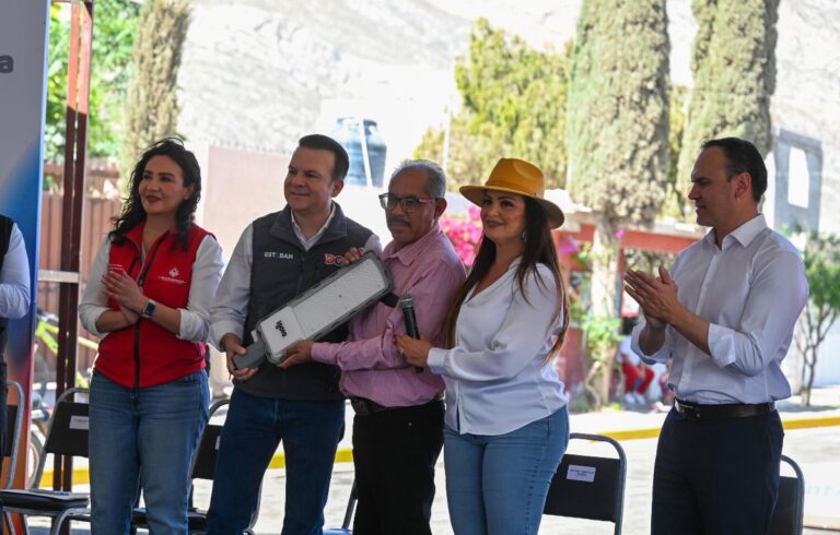 Pavimentación en León Guzmán y Juan E. García: Entrega de obras por Susy Torrecillas y Esteban Villegas