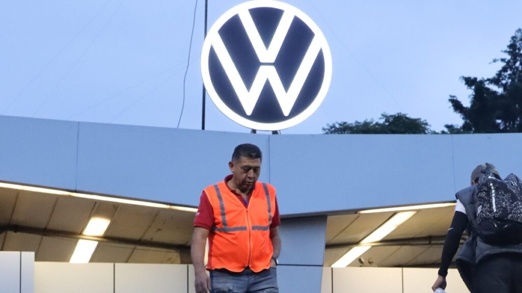 Volkswagen Y Sitiavw Firman Acuerdo Para El Calendario Laboral 2026: Conoce El Nuevo Esquema De Trabajo - Noticias Notivalle Volkswagen Y Sitiavw Firman Acuerdo Para El Calendario Laboral 2026: Conoce El Nuevo Esquema De Trabajo