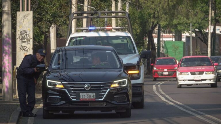 Hoy No Circula en CdMx y Edomex: ¿Qué Autos Descansan Este Viernes?