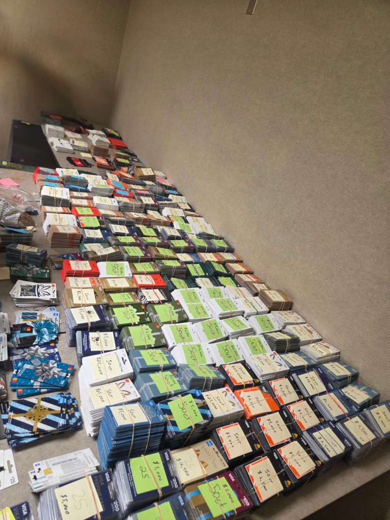 Hombre De Alhambra Arrestado En Cathedral City Por Presunto Fraude Con Tarjetas De Regalo De Más De $2 Millones