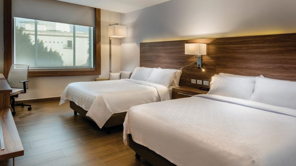 Descubren Madre E Hijo Fallecidos En Hotel De Puebla; Único Sobreviviente Es Un Hombre