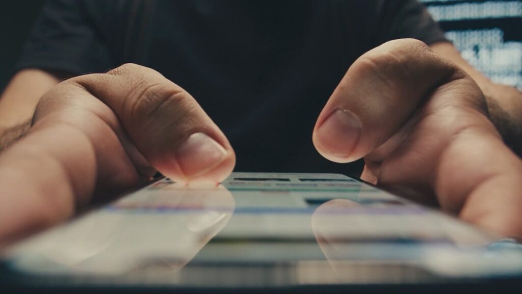 Nueva Legislación Para Regular Chatbots Y Proteger A Menores En California