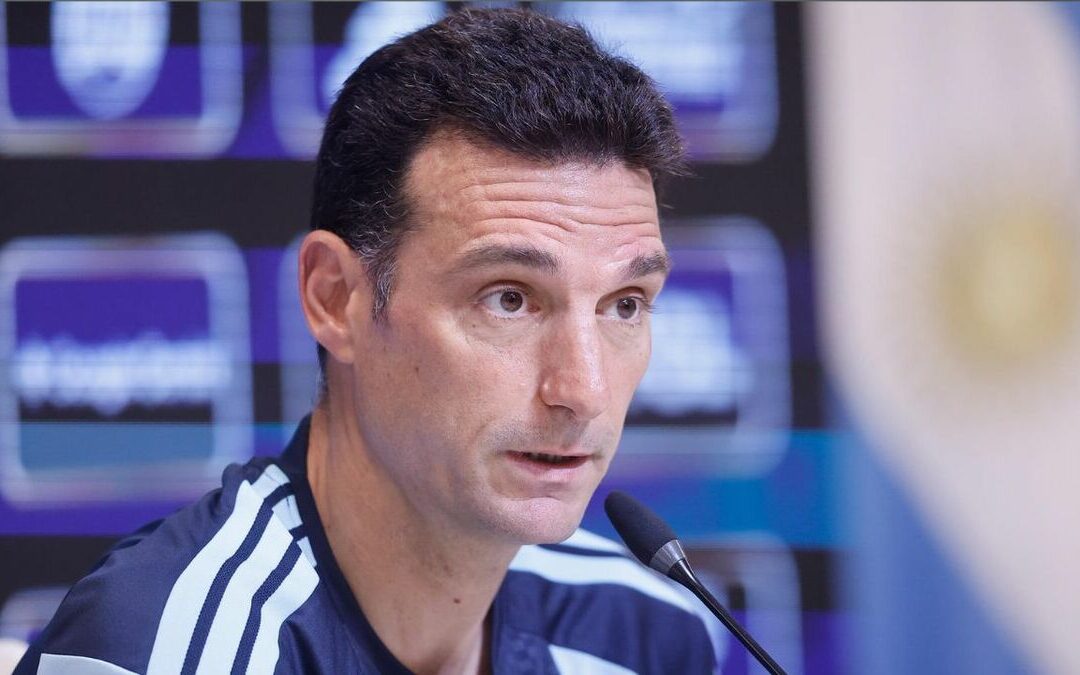 Aficionados Critican a Scaloni por Rivalidades de Argentina en Fecha FIFA