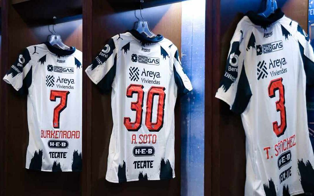 Rayadas vs Pumas: Mejores Momios del Clausura 2026