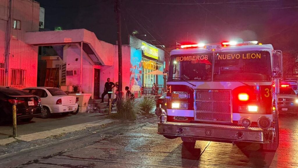 Impactante Incendio En Monterrey Desaloja A Más De 30 Personas