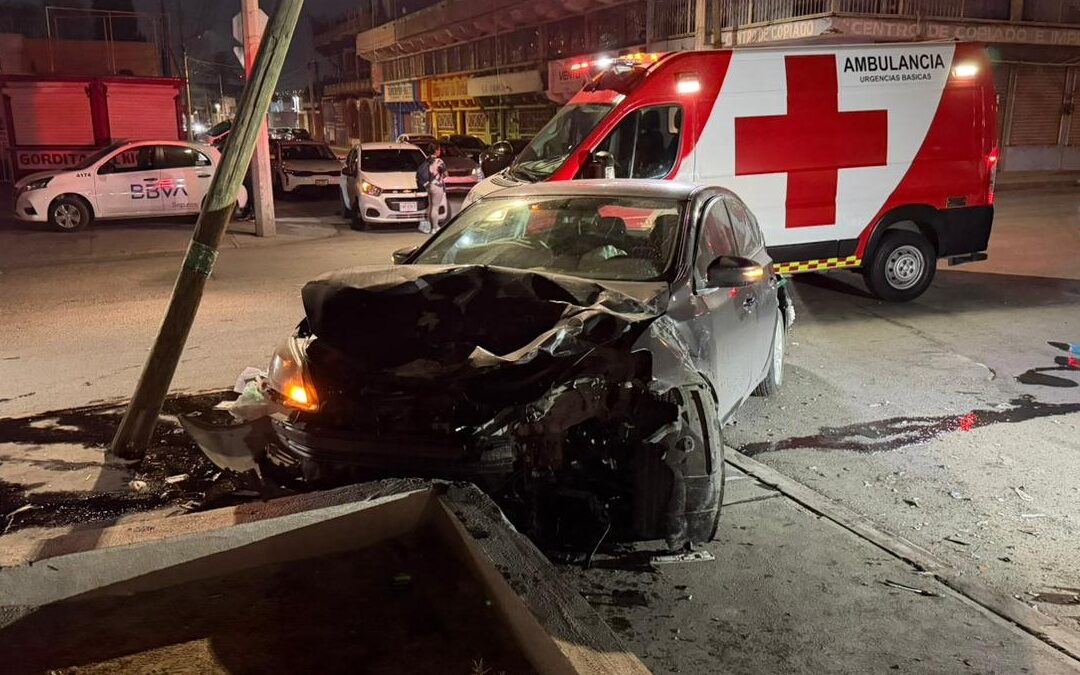 Accidente en Saltillo: Auto Impacta Ambulancia en Servicio de Emergencia