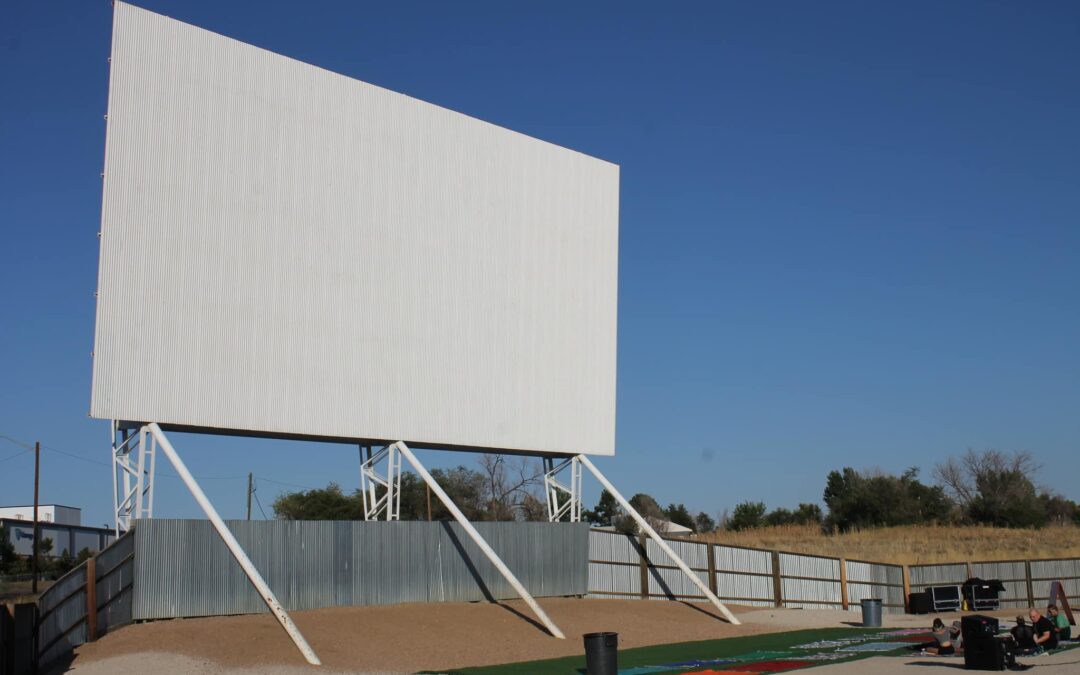 ¡El Autocine 88 Drive-In de Denver Inicia su Temporada de Verano!