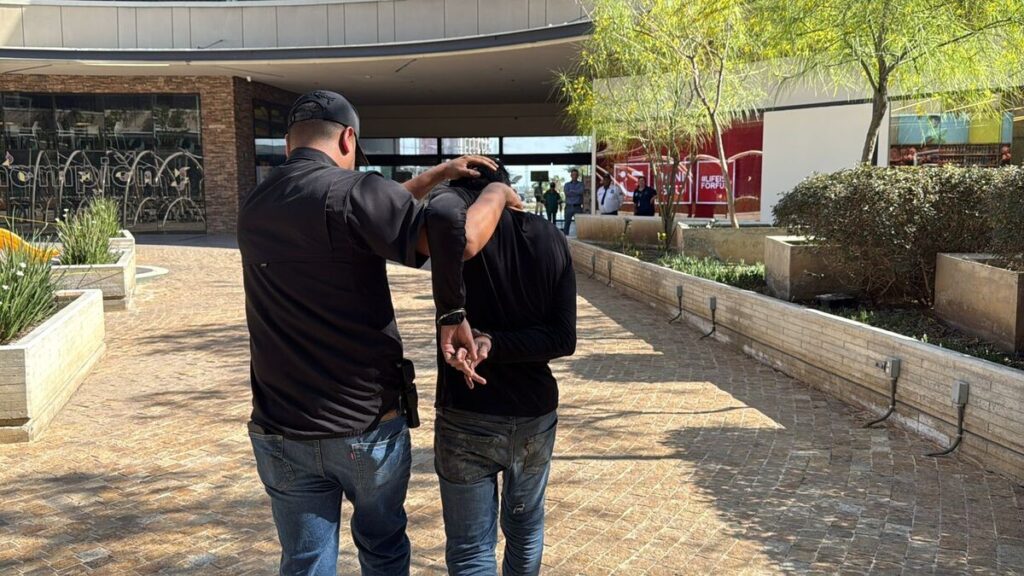 Sorprendente Arresto En Saltillo: Hombre Allana Departamento A Través De Ducto De Aire En Plaza Villalta