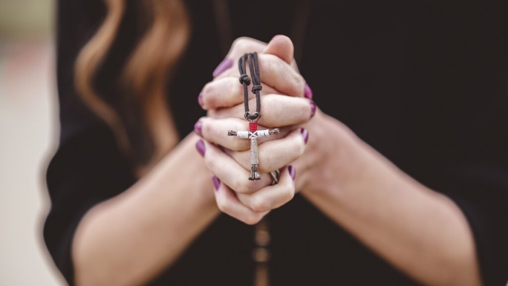 Descubre La Oración Esencial Del Viernes Santo En España - Noticias Notivalle Descubre La Oración Esencial Del Viernes Santo En España