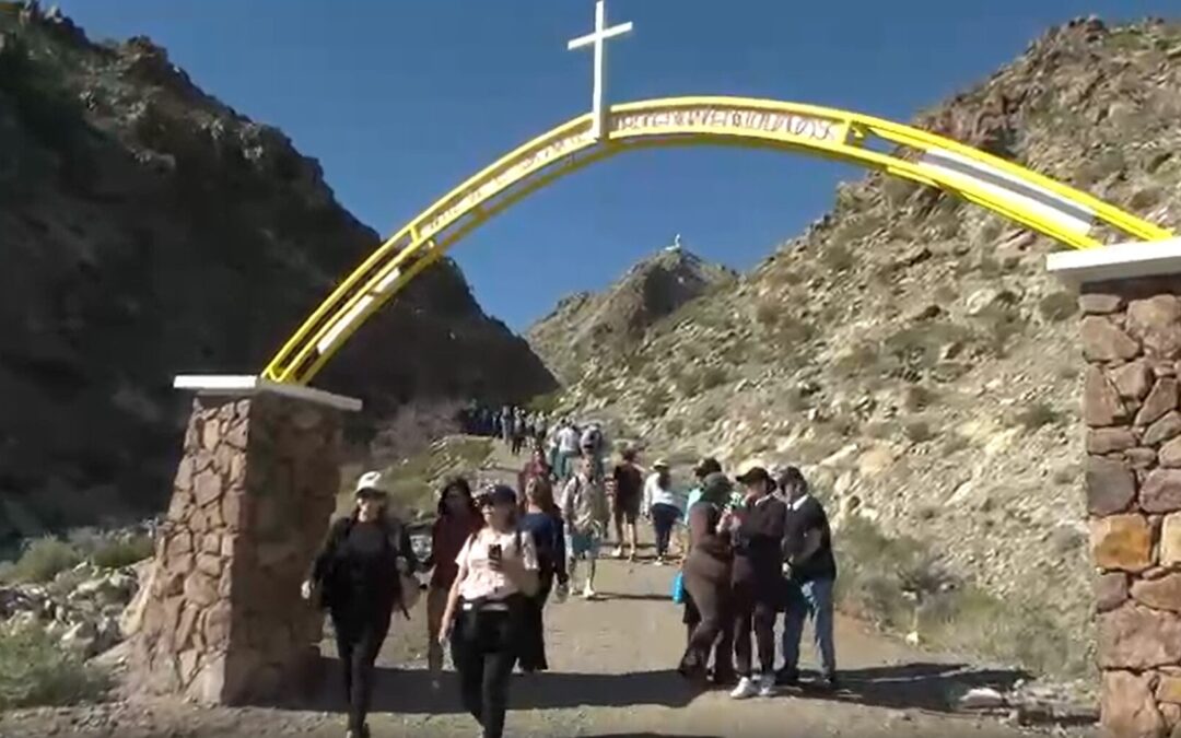 Ascenso a Cristo Rey 2023: Fieles Se Unen en una Tradición de Fe