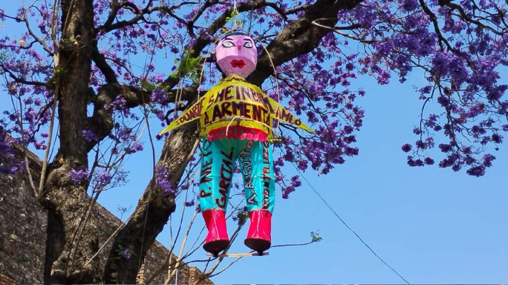 Quema De Judas En El Barrio Del Artista De Puebla: Tradición Que Enciende A Políticos Y Famosos