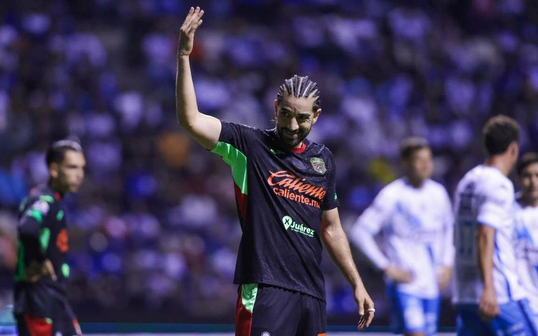 Rodolfo Pizarro recibe críticas de TUDN por su peinado: ¿Debería centrarse más en su juego?