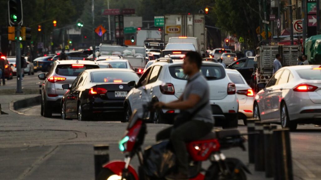 Hoy No Circula En Cdmx Y Edomex: Restricciones Vehiculares Del 5 De Abril De 2026