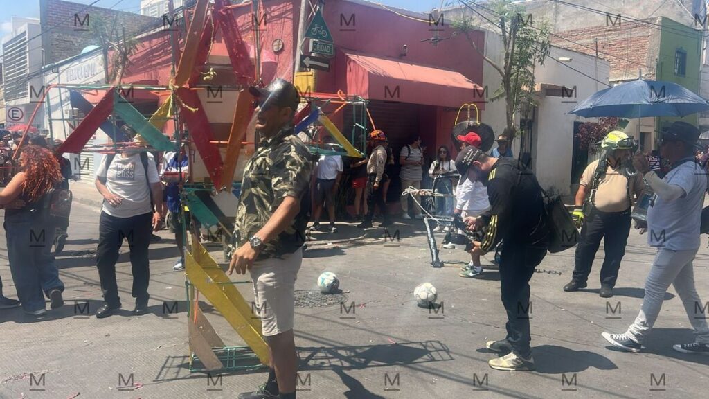 Impactante Quema De Judas En León: Figuras De Therians Y Donald Trump Roban El Show