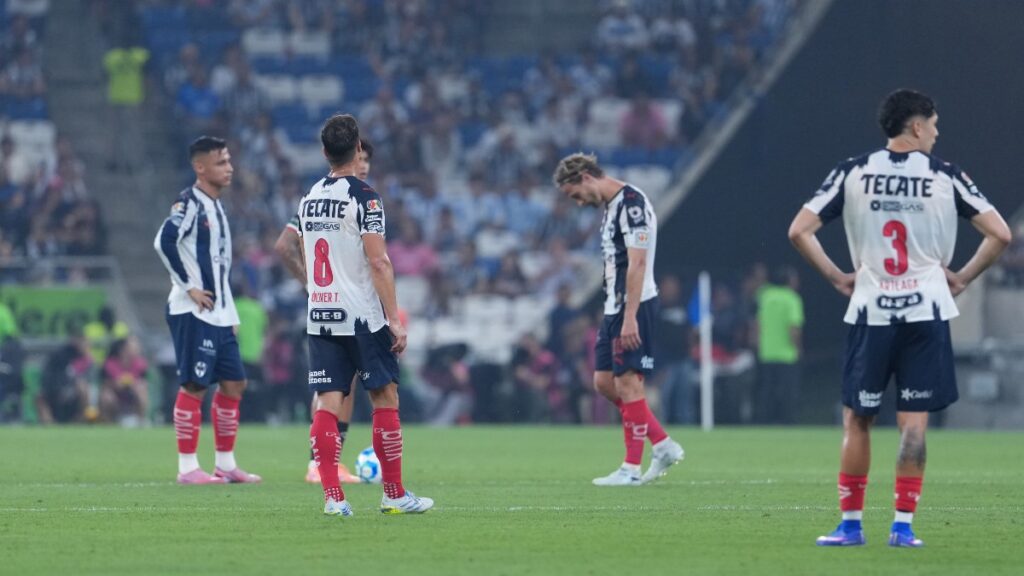 Rayados Enfrenta Su Peor Mes Con Nico Sánchez: Un Marzo Para Recordar