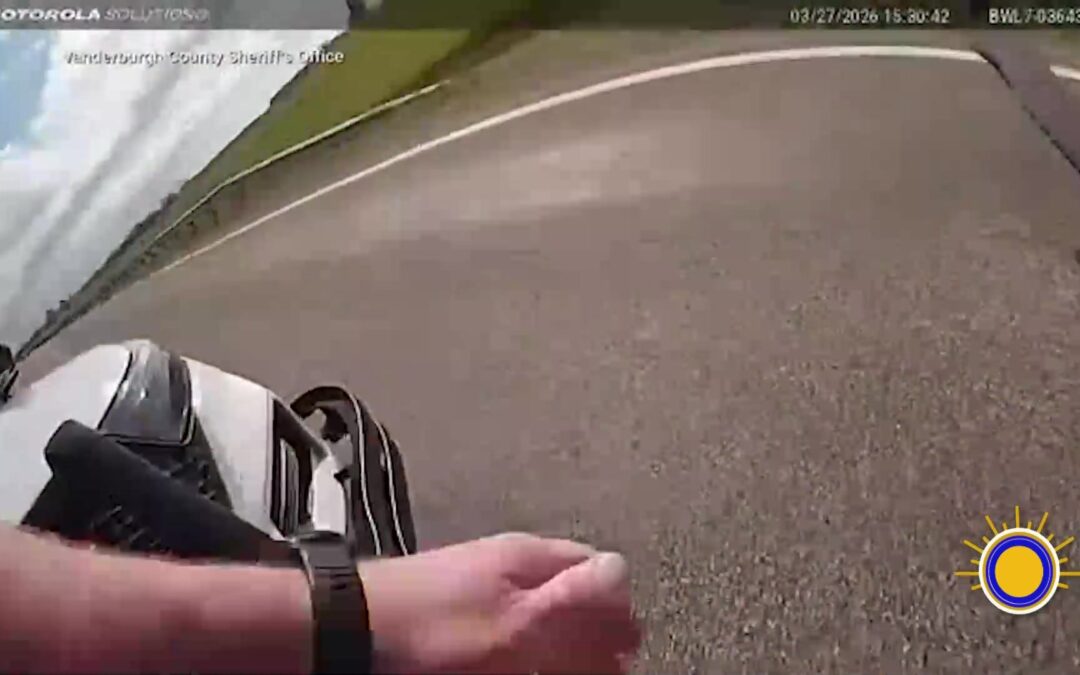 Persecución a Alta Velocidad Impacta la Ciudad: Captada por Cámaras Corporales