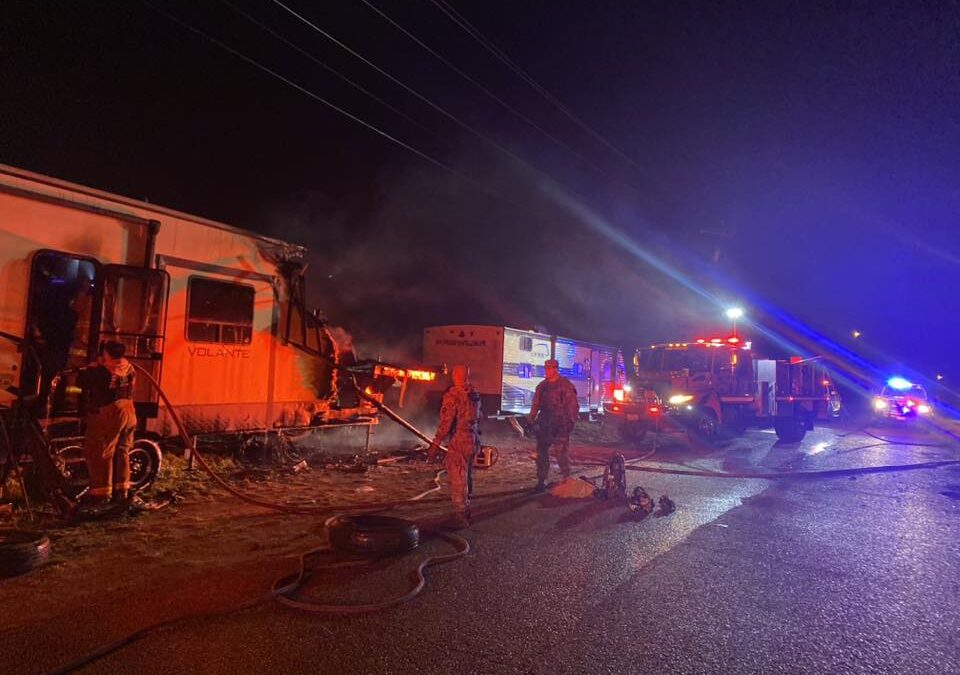 Bomberos La Rosita controlan incendio en casa rodante en Garceno