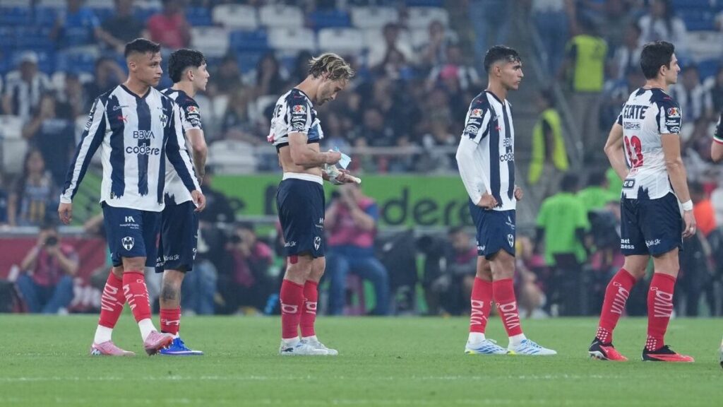 Rayados Refuerza Estrategia Con Charla Interna En Un Momento Crucial