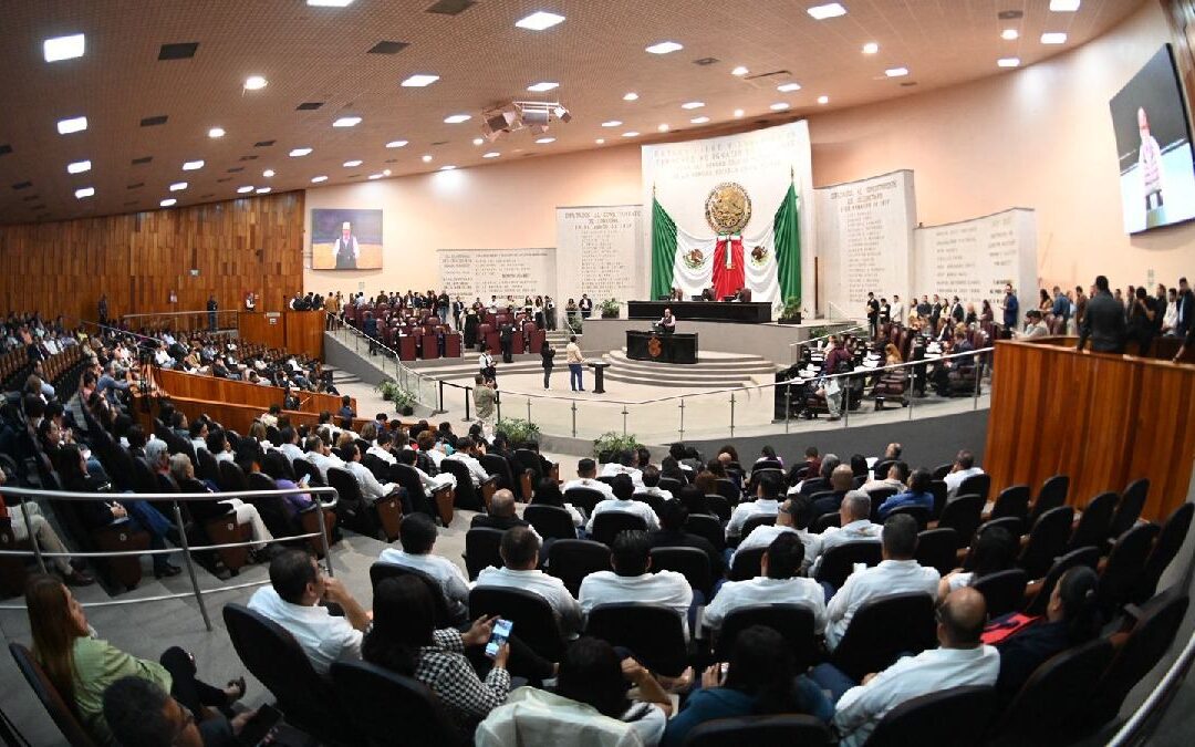 Veracruz Implementa Plan B Electoral: Aplaudido por Austeridad, Criticado por Controversia