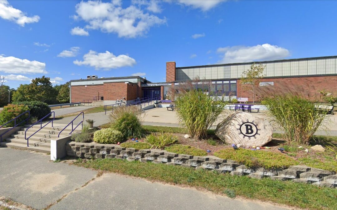 Estudiante en Cape Cod Involucrado en Incidente de Cuchillo en Escuela de Massachusetts