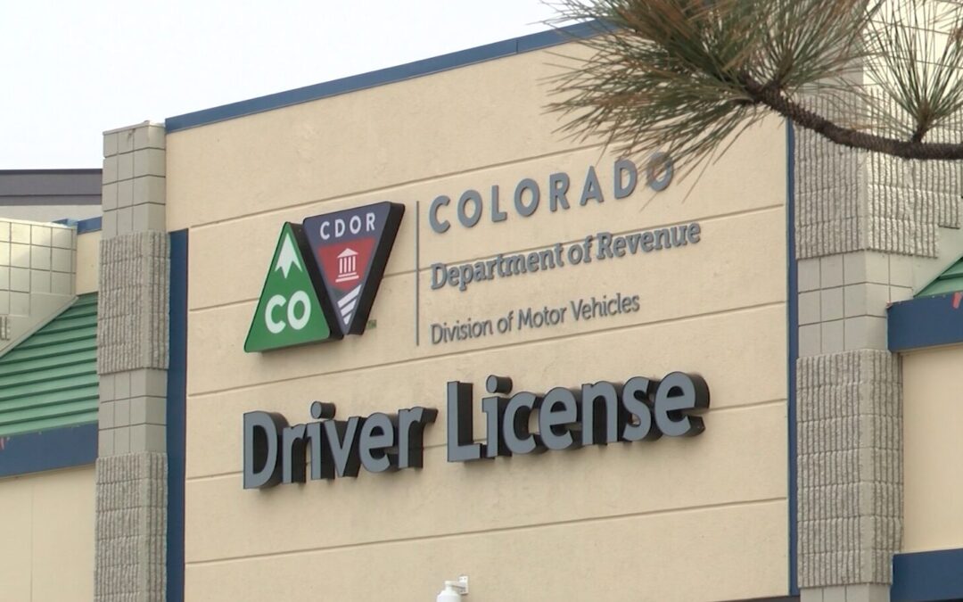 Fraude en Pruebas de Manejo: Colorado DMV Suspende Academia en Colorado Springs
