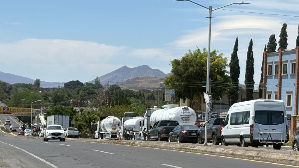 Autoridades Aseguran Pipas Con Huachicol En Zapopan: Operativo Impactante