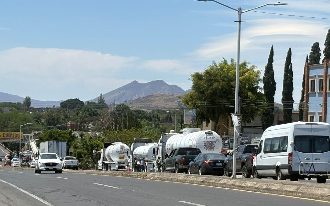 Autoridades Aseguran Pipas con Huachicol en Zapopan: Operativo Impactante