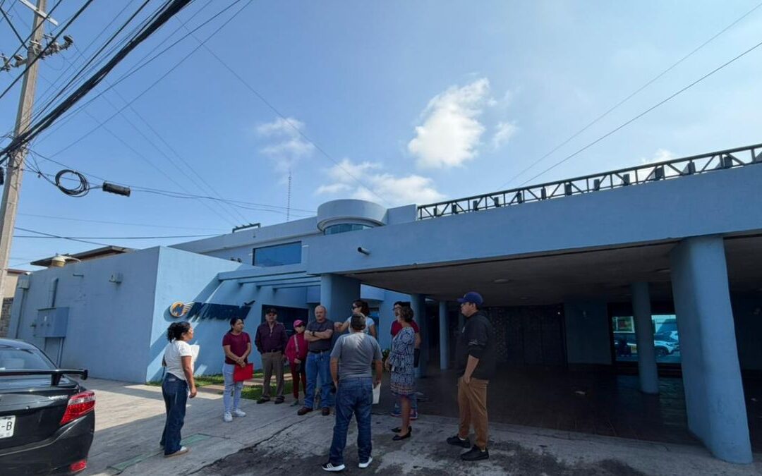 Pasajeros en Monterrey Critican a Magnicharters por Cancelaciones y Mala Atención