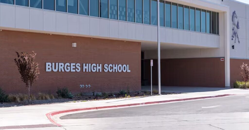 Policía De El Paso Investiga Tiroteo En Parque Jim Crouch; Preparatoria Burges En Confinamiento