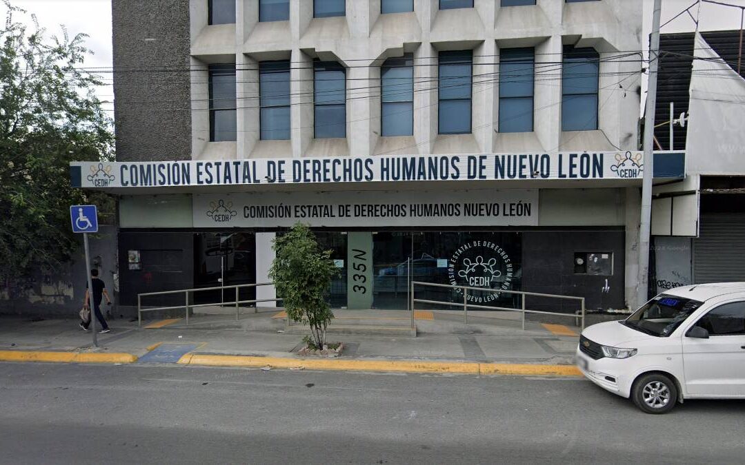 Alerta de seguridad: Desalojan CEDHNL en Monterrey por presunta amenaza de bomba