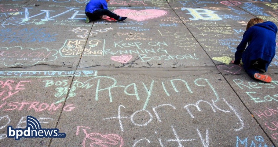Boston Recuerda el Atentado del Maratón con Dedicación al Servicio y la Comunidad