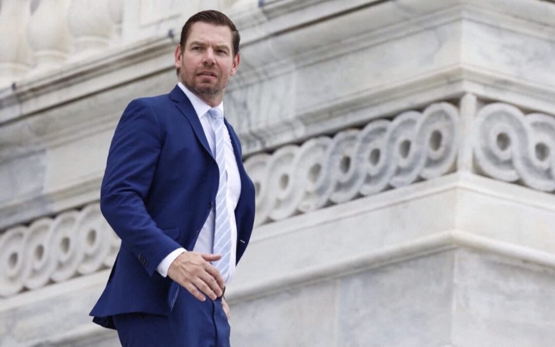 Los Ángeles, CA: Excongresista Eric Swalwell bajo investigación criminal por acusaciones de conducta sexual inapropiada