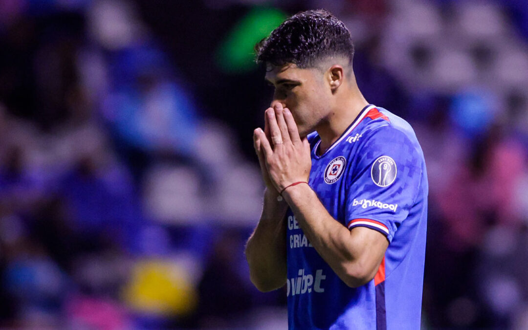 Cruz Azul en Crisis: ¿Podrá Nico Ibáñez Recuperarse para la Liguilla?
