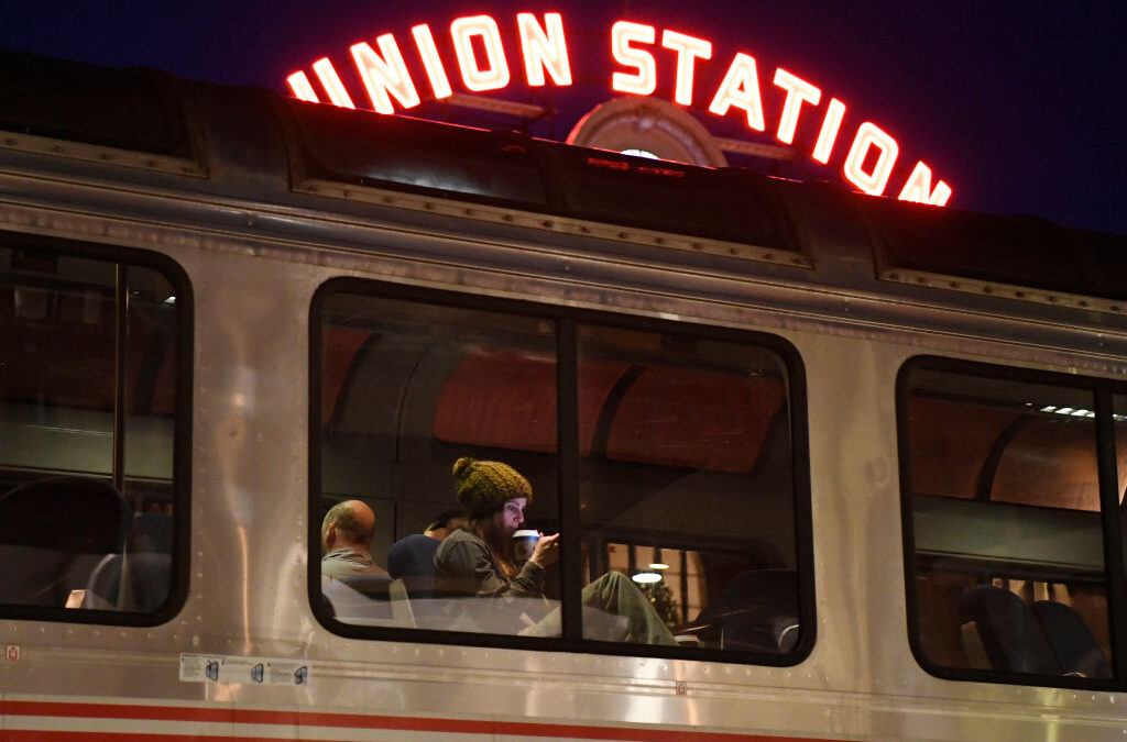 Tren Denver-Boulder: Proyecto Ferroviario Avanzará con Servicio desde 2029