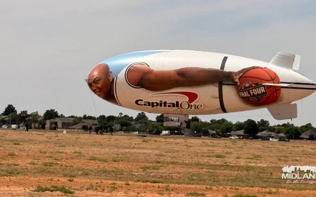 El Dirigible de Capital One Atrae Miradas en Midland Airpark