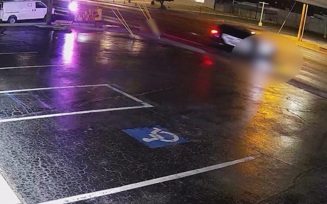 Atropello de Hombre Inconsciente por Patrulla en Farmington Captado en Video de Seguridad