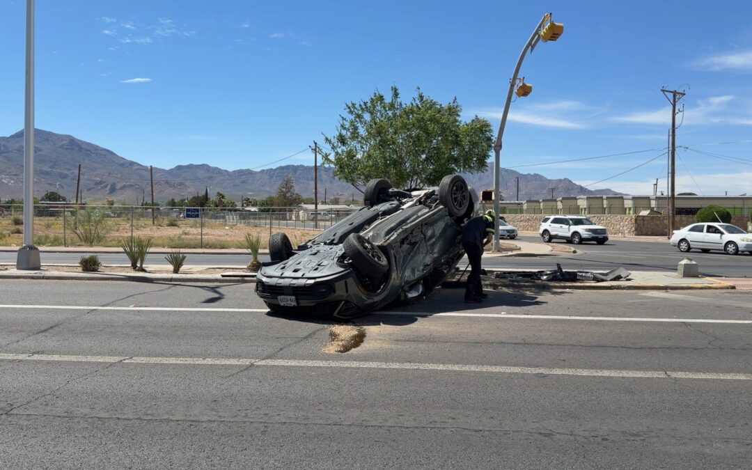 Impactante volcadura en la intersección de Dyer y Deer en El Paso