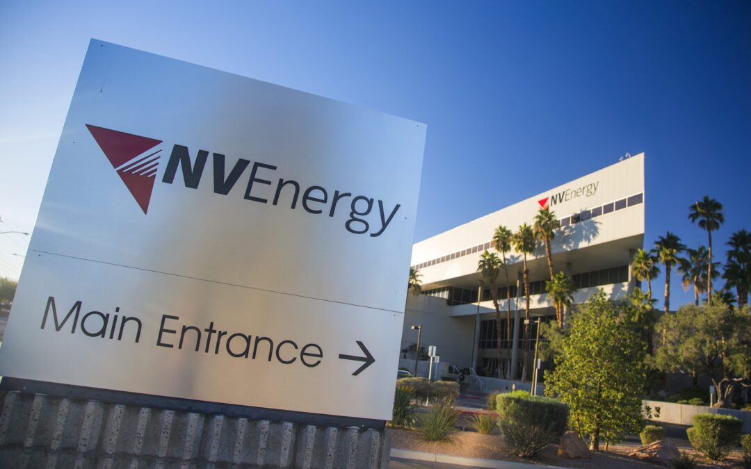 Vientos en Las Vegas dejan 2,900 sin electricidad y paralizan edificios