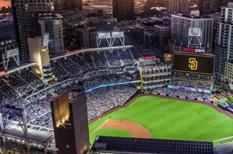 Venta Récord de los Padres de San Diego por Multimillonario Inversionista