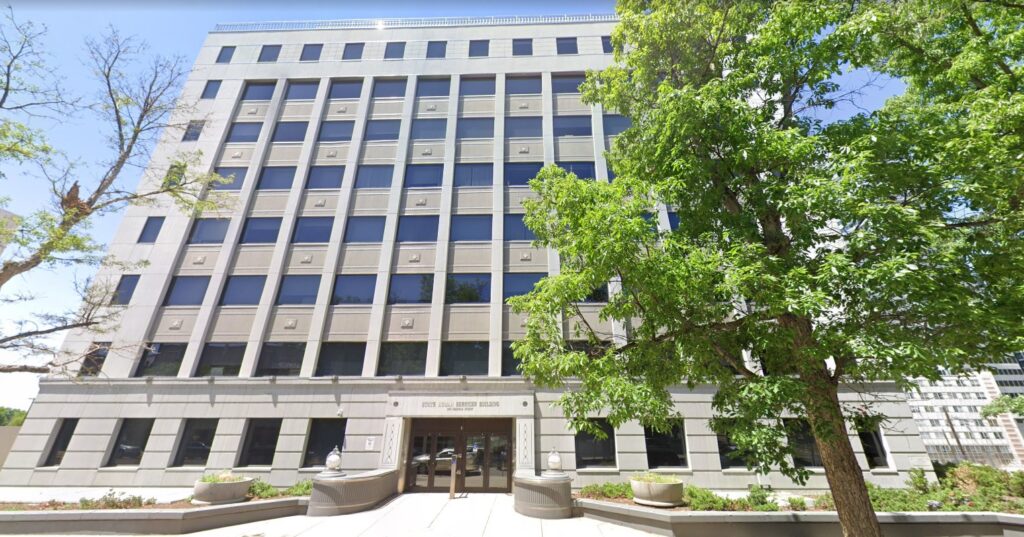 Investigación En Colorado: Denuncias Y Pagos A Ex Empleados En El Departamento De Servicios Humanos