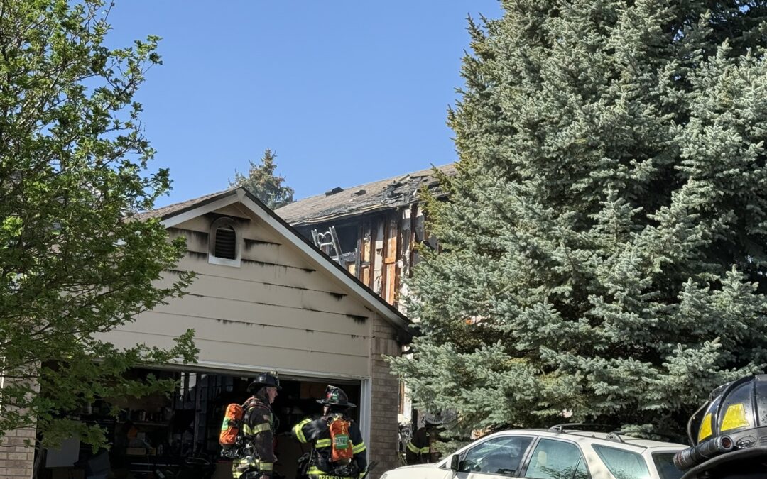 Incendio en Centennial, Colorado: Equipos de emergencia controlan el siniestro