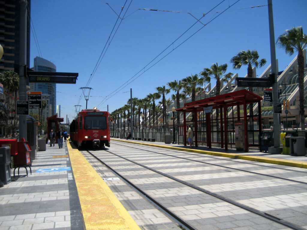 San Diego Enfrenta Déficit De $118 Millones: Alcalde Presenta Plan Presupuestario