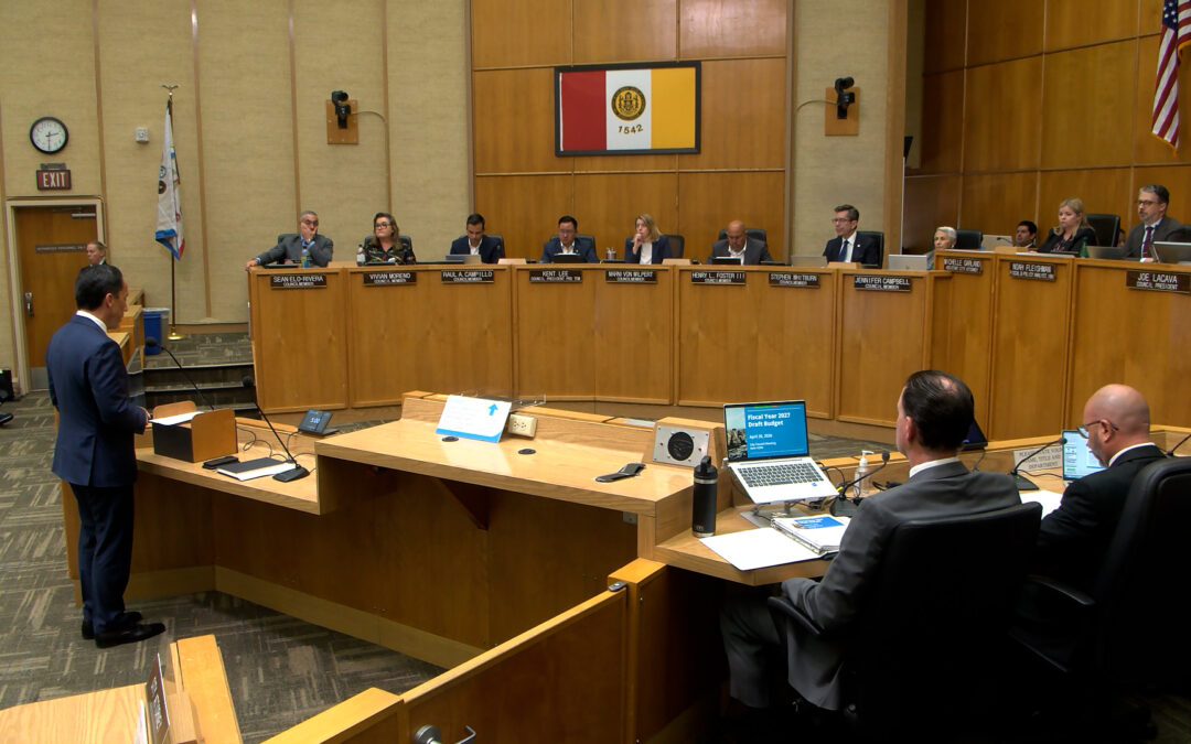 Presupuesto de San Diego Enfrenta Críticas por Recortes y Déficit