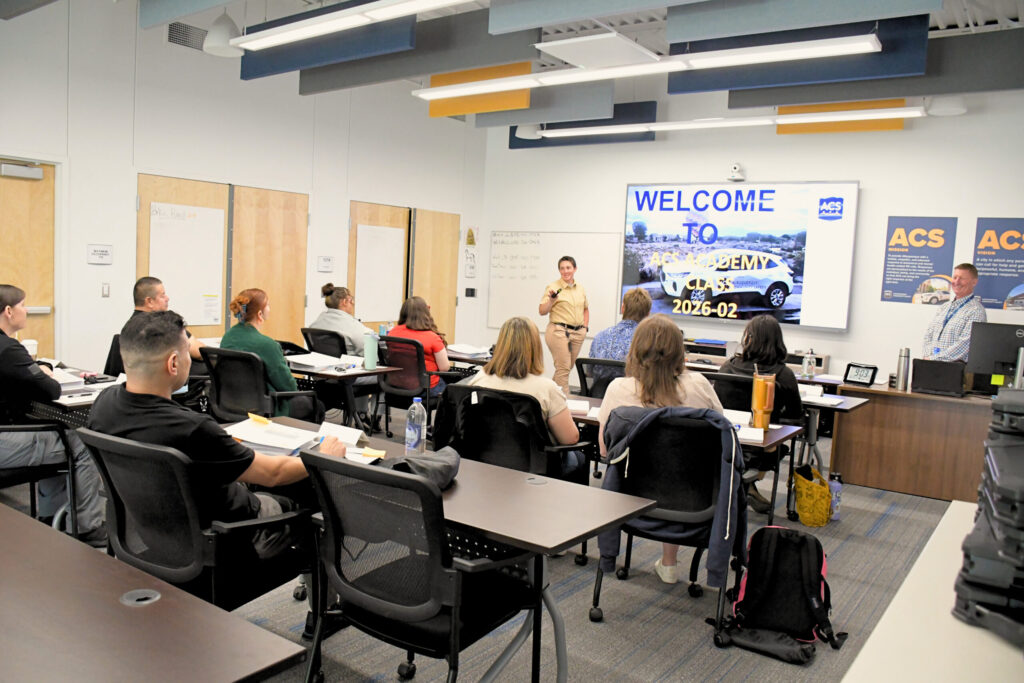 Albuquerque Impulsa Su Academia De Seguridad Comunitaria Para Abordar Crisis No Violentas