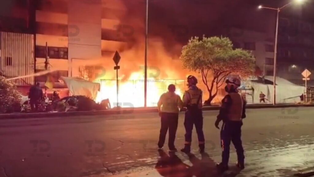 Incendio En Mercado De Sonora De Cdmx: Columna De Humo Genera Alerta
